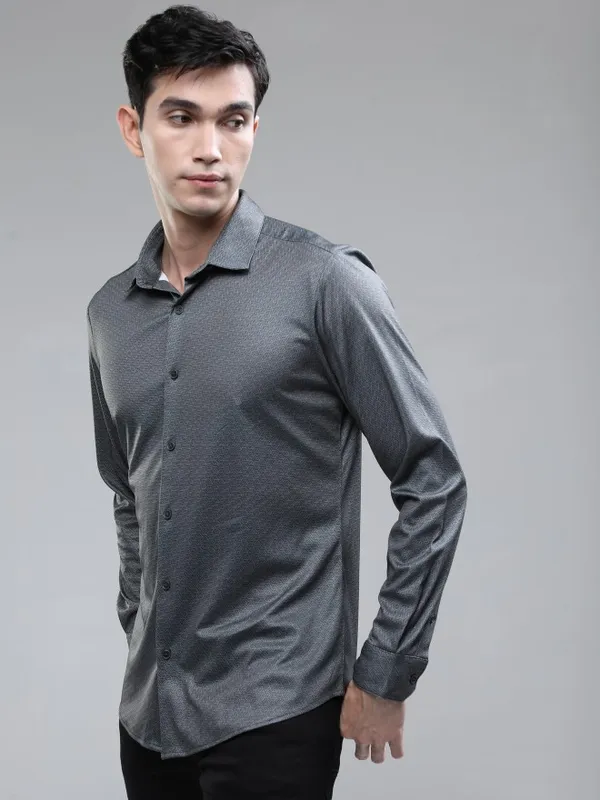 Men Slim Fit Casual Shirt