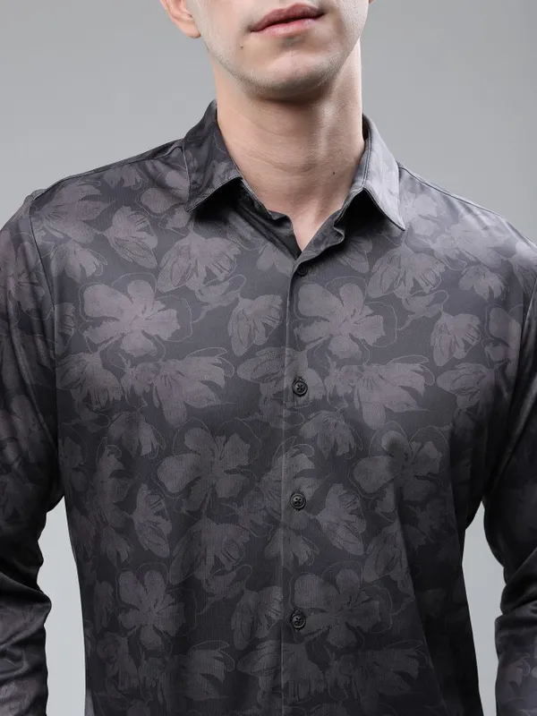  Highlander Men Brown Printed Slim Fit Casual Shirts