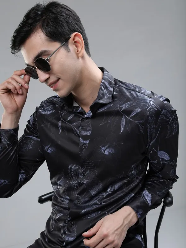  Highlander Men Black Printed Slim Fit Casual Shirts