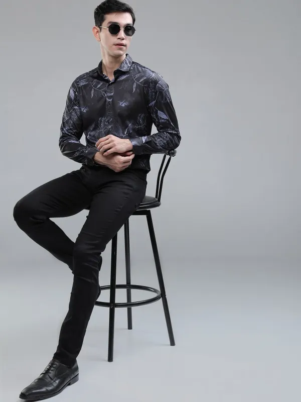  Highlander Men Black Printed Slim Fit Casual Shirts