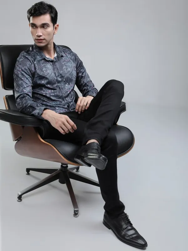 Men Slim Fit Casual Shirt