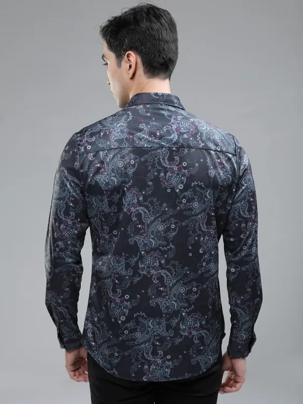Men Slim Fit Casual Shirt