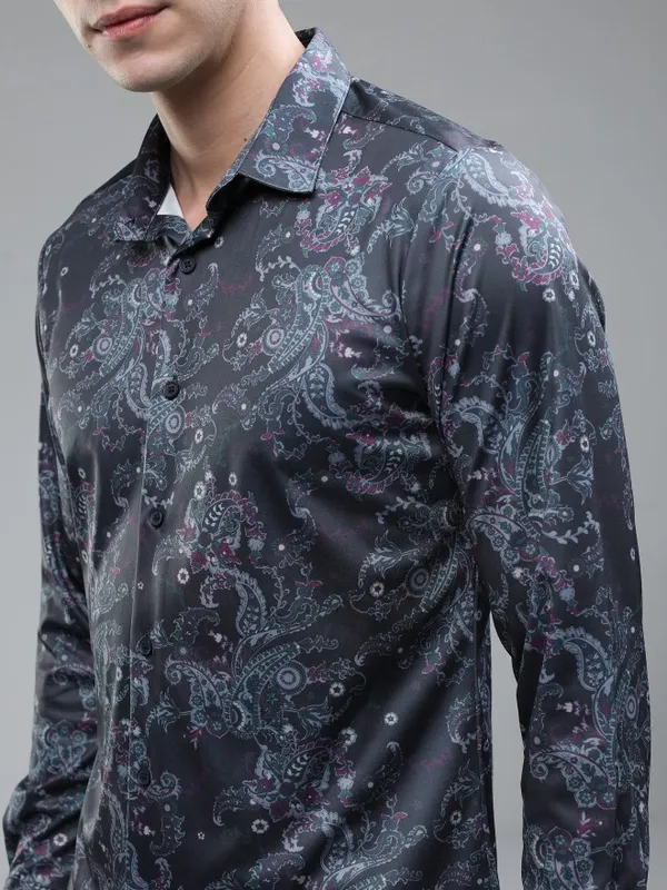 Men Slim Fit Casual Shirt
