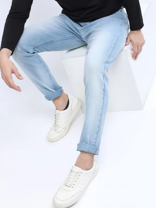  Highlander Men Blue Tapered Fit Clean Look Jeans