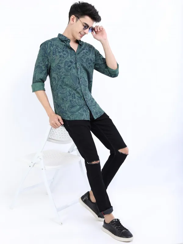  Highlander Men Olive Printed Slim Fit Casual Shirts