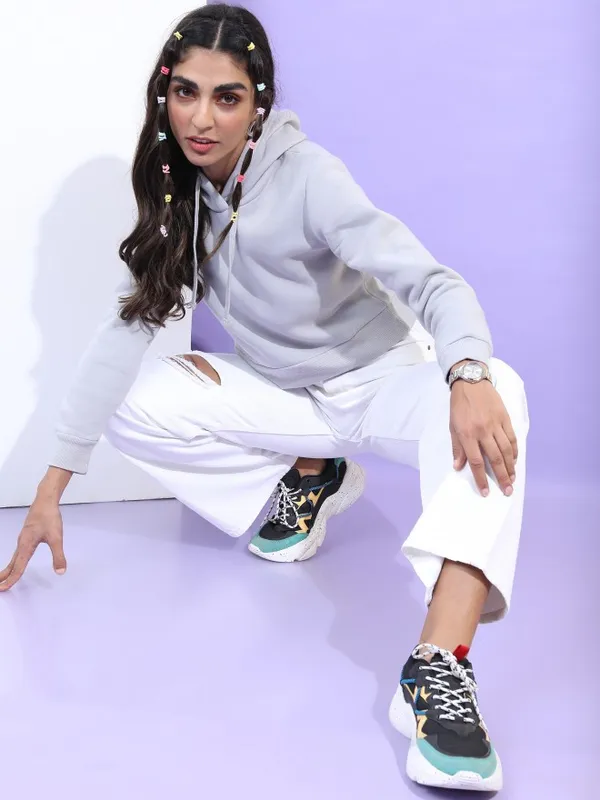  Tokyo Talkies Women Grey Solid Pullover Hood Sweatshirts