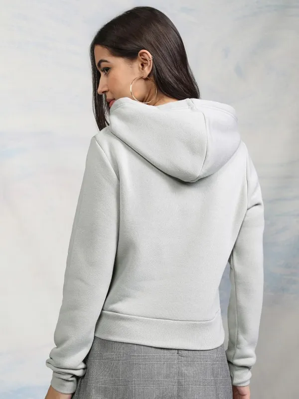  Tokyo Talkies Women Grey Solid Pullover Hood Sweatshirts