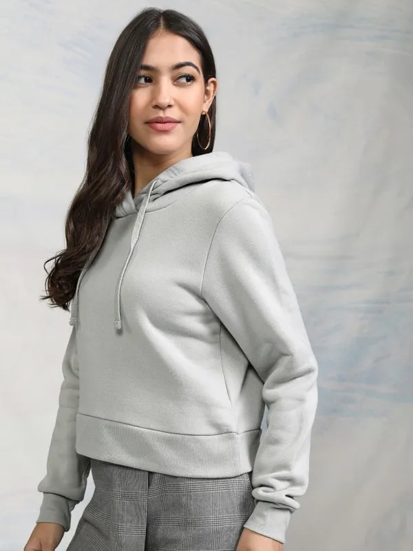  Tokyo Talkies Women Grey Solid Pullover Hood Sweatshirts