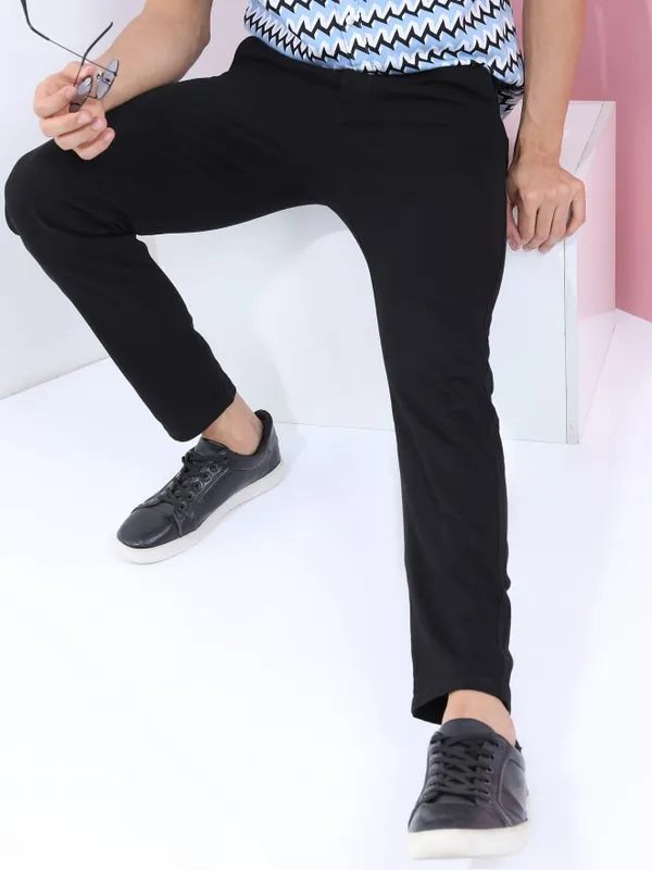  Highlander Men Black Slim Fit Solid Casual Trousers