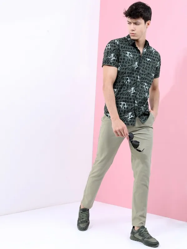  Highlander Men Olive Slim Fit Solid Casual Trousers