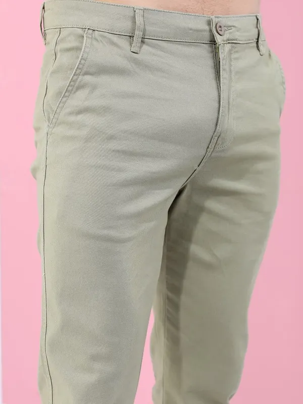  Highlander Men Olive Slim Fit Solid Casual Trousers