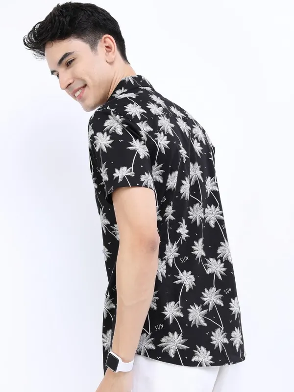  Highlander Men Black Printed Slim Fit Casual Shirts
