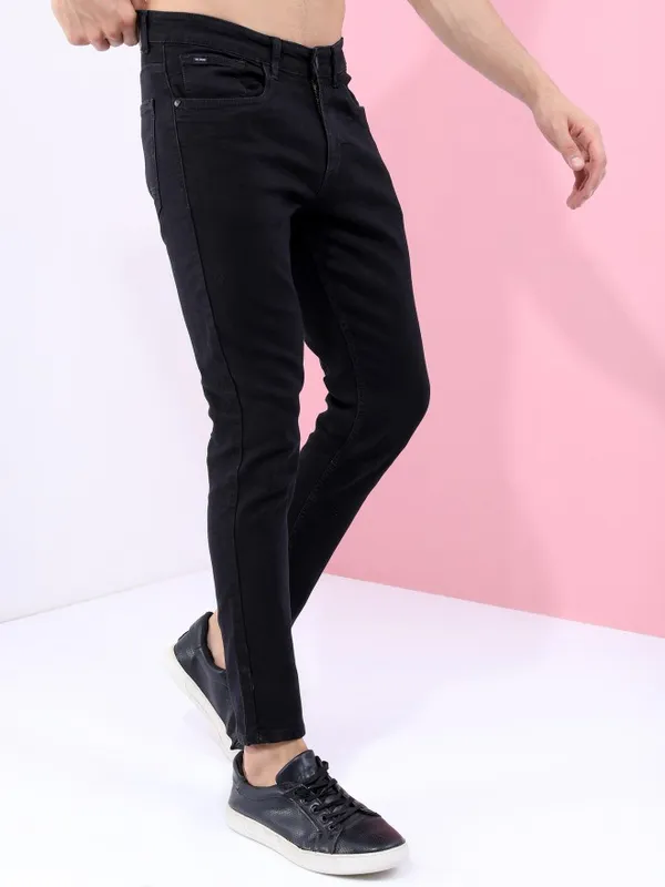  Highlander Men Black Tapered Fit Clean Look Jeans