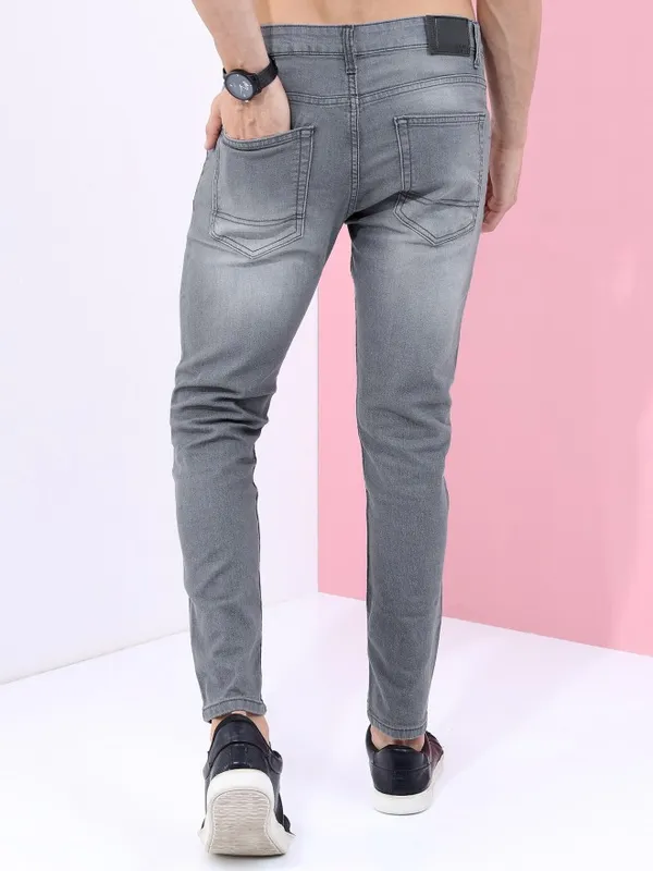Men Tapered Fit Jeans