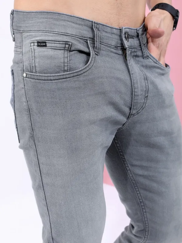 Men Tapered Fit Jeans