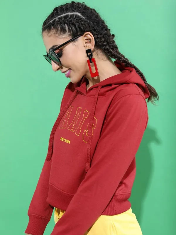  Tokyo Talkies Women Maroon Printed Pullover Hood Sweatshirts