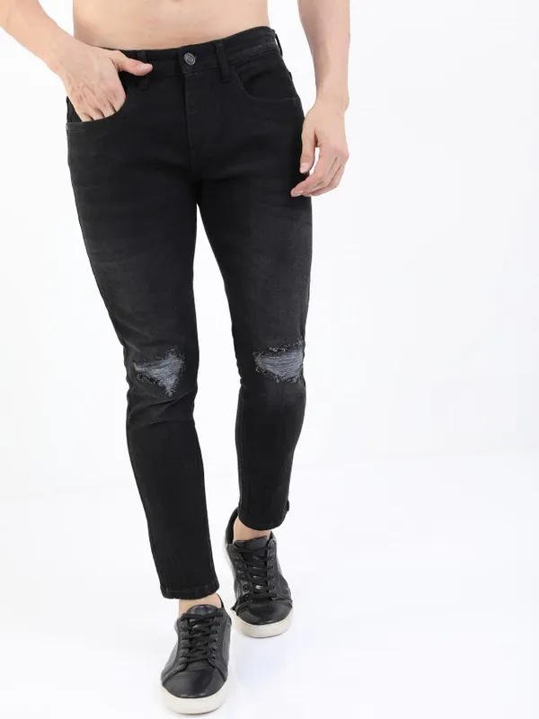  Highlander Men Black Tapered Fit Highly Distressed Jeans