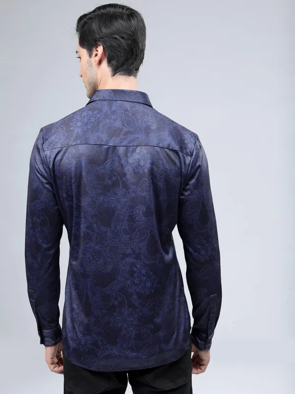  Highlander Men Navy Blue Printed Slim Fit Casual Shirts