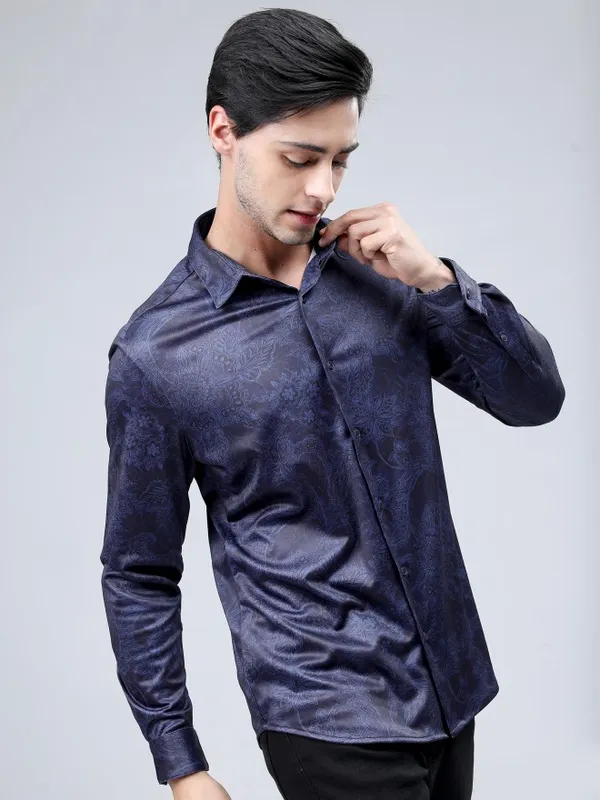  Highlander Men Navy Blue Printed Slim Fit Casual Shirts
