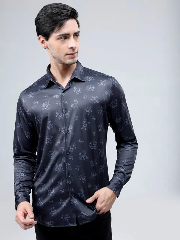  Highlander Men Navy Blue Printed Slim Fit Casual Shirts