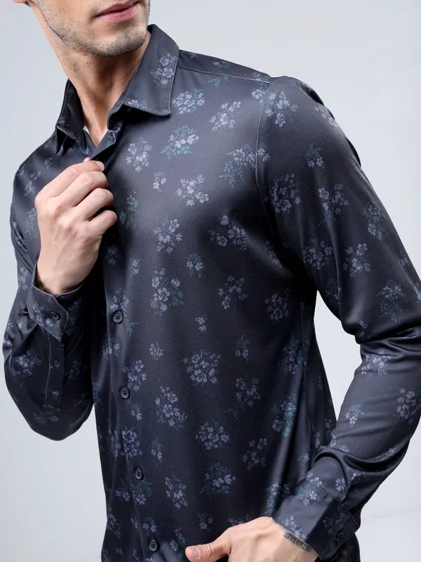  Highlander Men Navy Blue Printed Slim Fit Casual Shirts