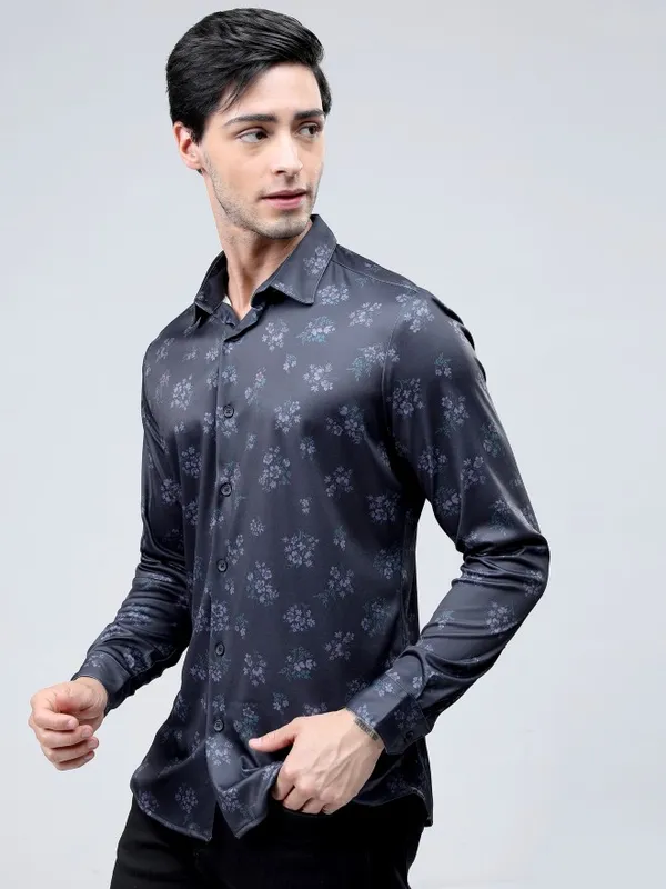  Highlander Men Navy Blue Printed Slim Fit Casual Shirts