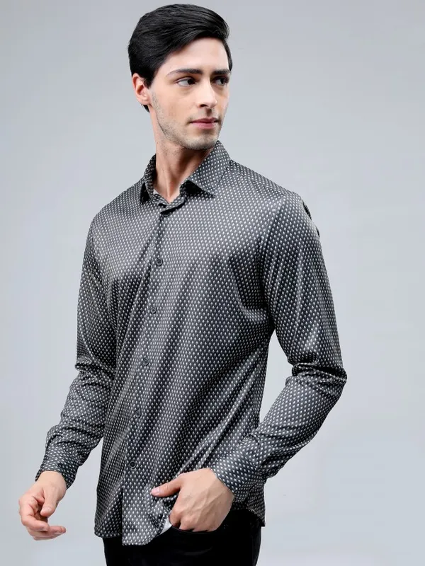  Highlander Men Grey Printed Slim Fit Casual Shirts