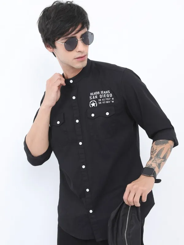  Highlander Men Black Printed Slim Fit Casual Shirts