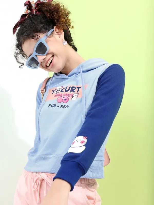  Tokyo Talkies Women Blue Printed Pullover Hood Sweatshirts
