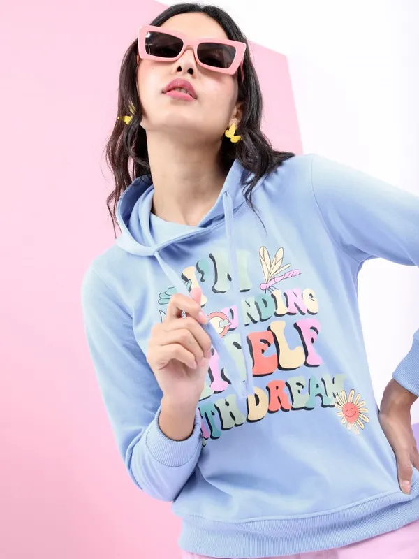  Tokyo Talkies Women Blue Printed Pullover Hood Sweatshirts