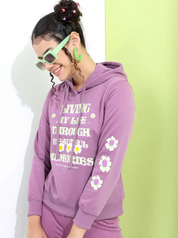  Tokyo Talkies Women Mauve Printed Pullover Hood Sweatshirts