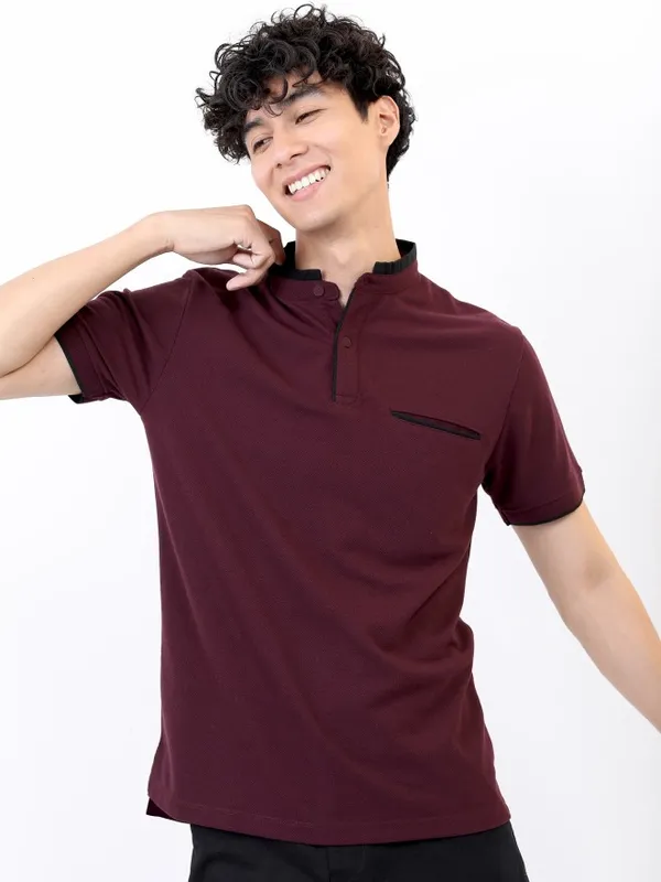  Highlander Men Maroon Solid Polo Collar Polo T-Shirts