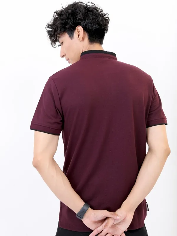  Highlander Men Maroon Solid Polo Collar Polo T-Shirts