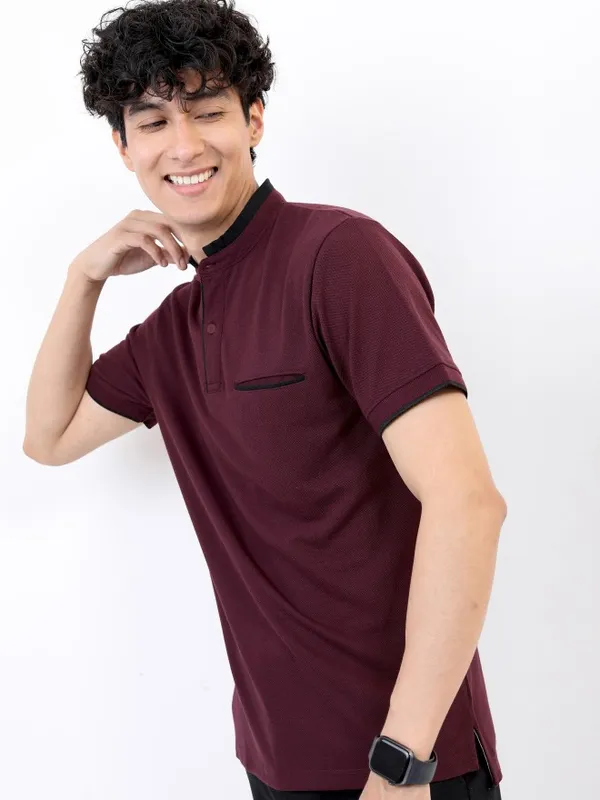  Highlander Men Maroon Solid Polo Collar Polo T-Shirts