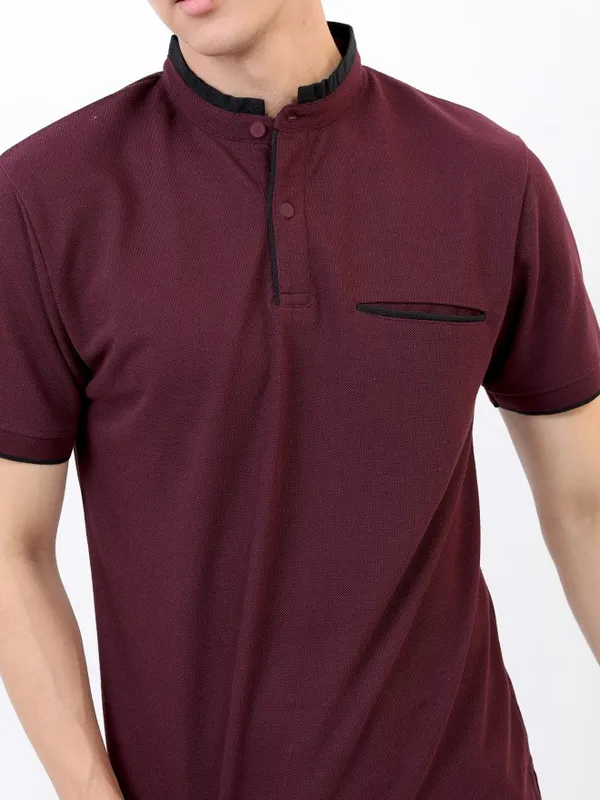  Highlander Men Maroon Solid Polo Collar Polo T-Shirts