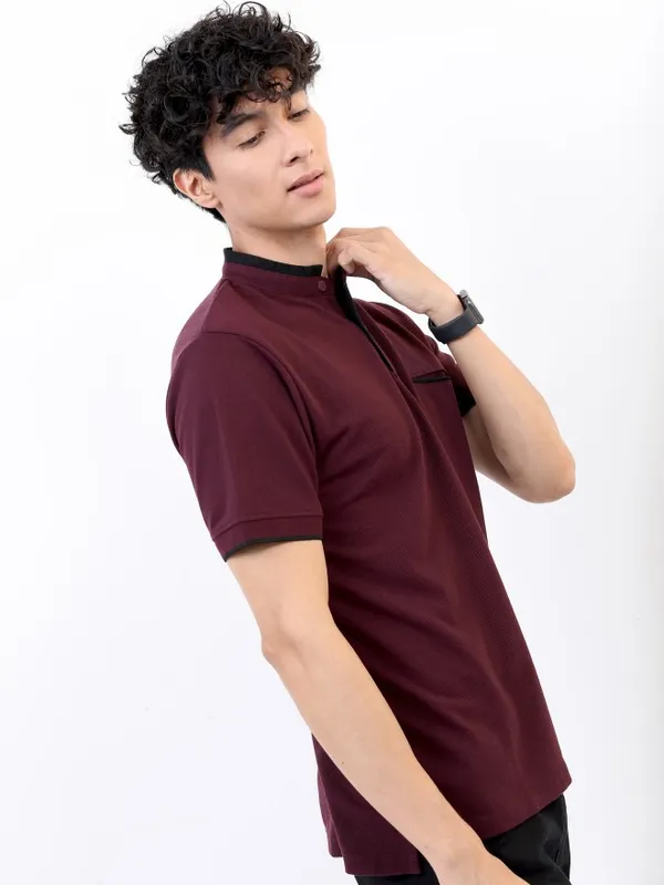  Highlander Men Maroon Solid Polo Collar Polo T-Shirts