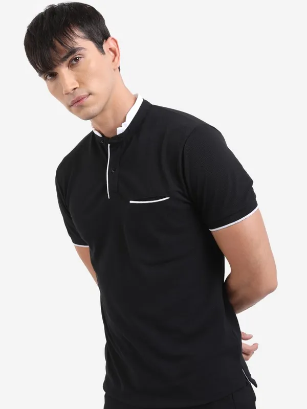  Highlander Men Black Solid Polo Collar Polo T-Shirts