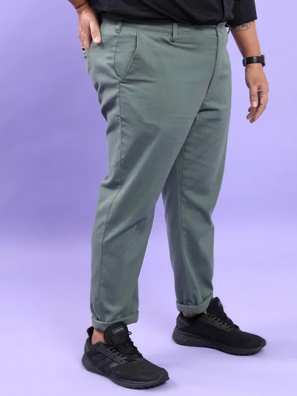  Highlander Men Green Regular Fit Solid Casual Trousers