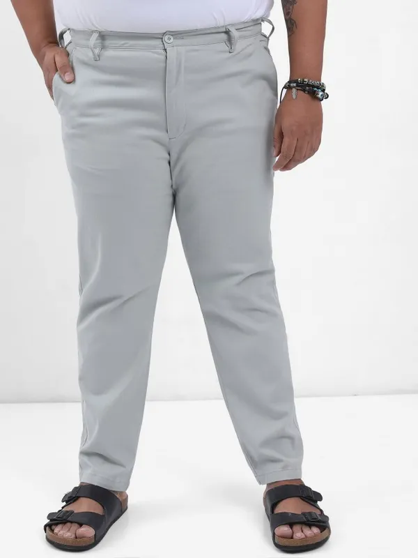  Xtra Ordinary By Highlander Men Green Slim Fit Solid Casual Trousers