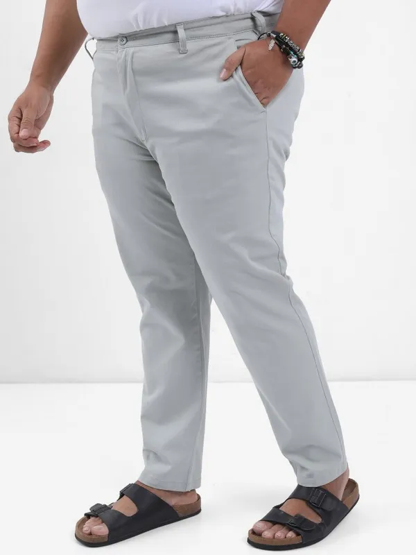  Xtra Ordinary By Highlander Men Green Slim Fit Solid Casual Trousers