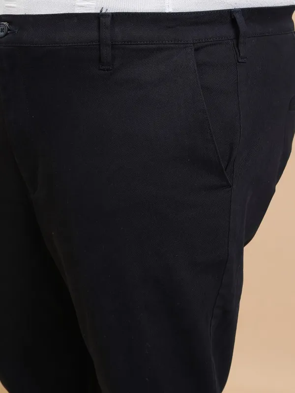  Highlander Men Navy Blue Regular Fit Solid Casual Trousers