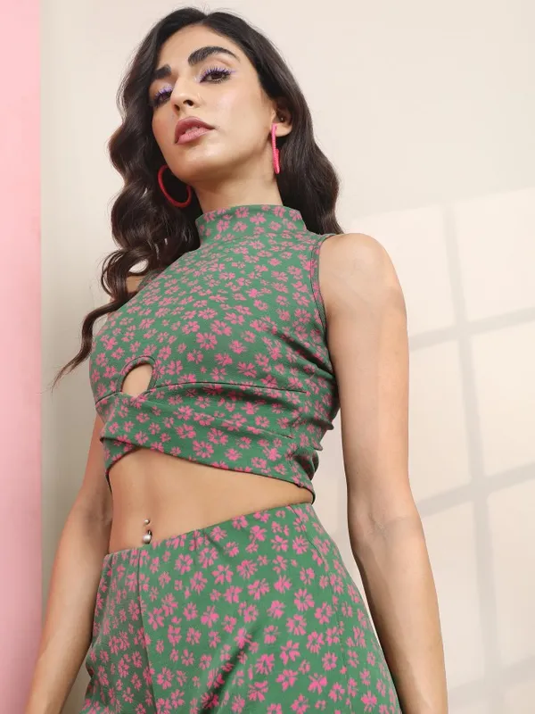 Solid Regular Top