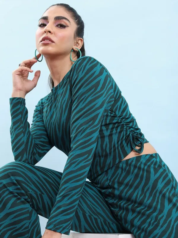 Tokyo Talkies Women Teal Printed Regular Tops