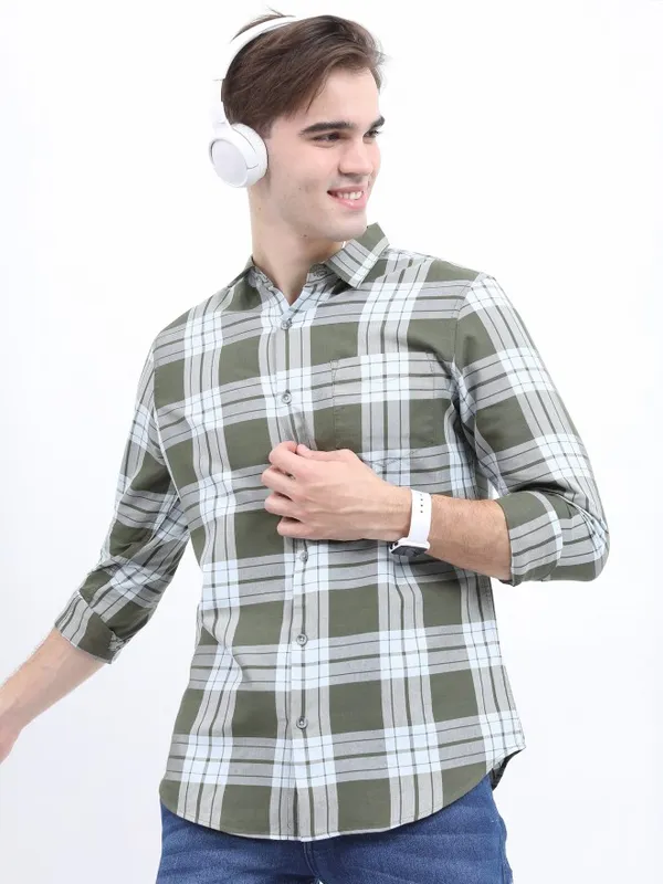  Highlander Men Olive Checked Slim Fit Casual Shirts