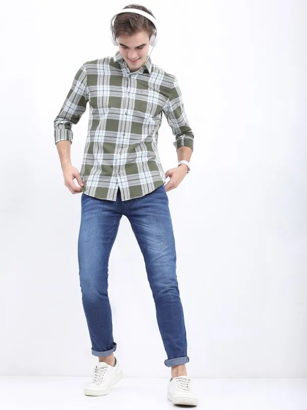  Highlander Men Olive Checked Slim Fit Casual Shirts