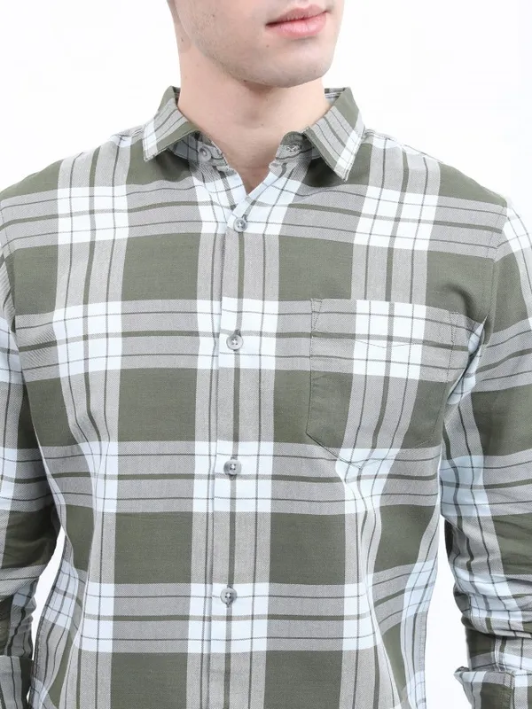  Highlander Men Olive Checked Slim Fit Casual Shirts