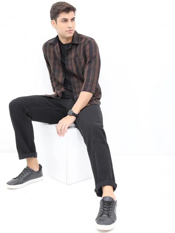  Highlander Men Brown Checked Slim Fit Casual Shirts