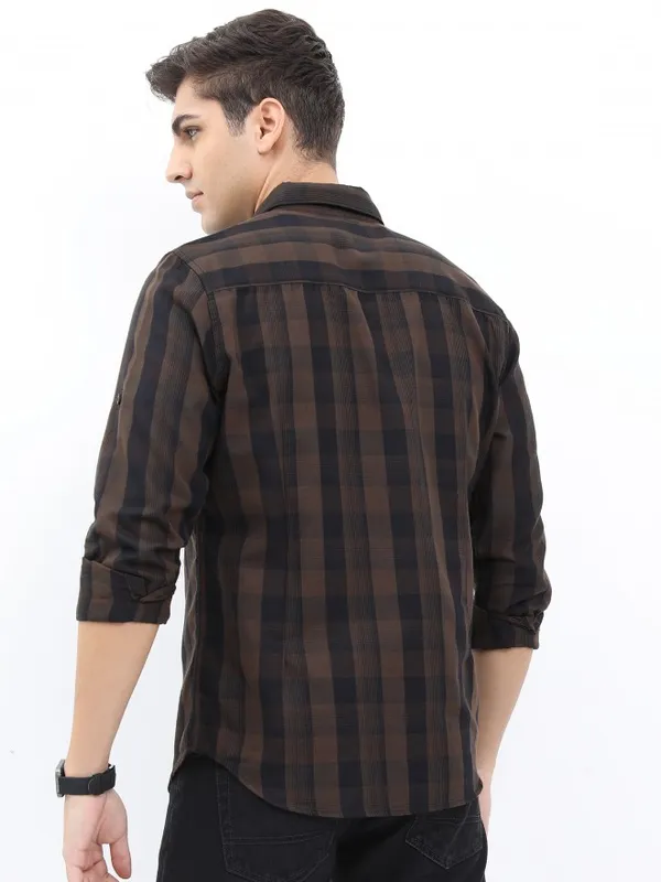  Highlander Men Brown Checked Slim Fit Casual Shirts