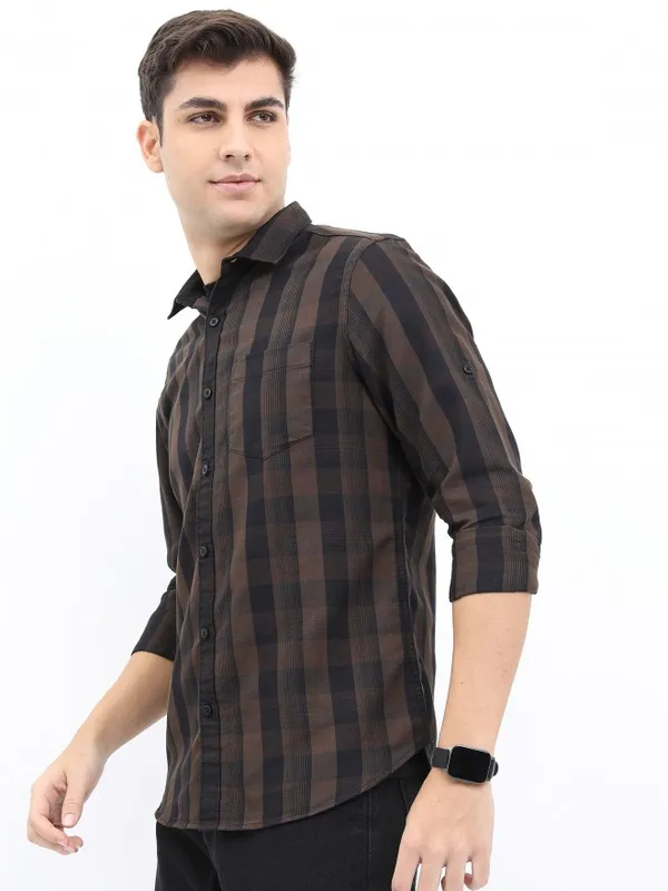  Highlander Men Brown Checked Slim Fit Casual Shirts