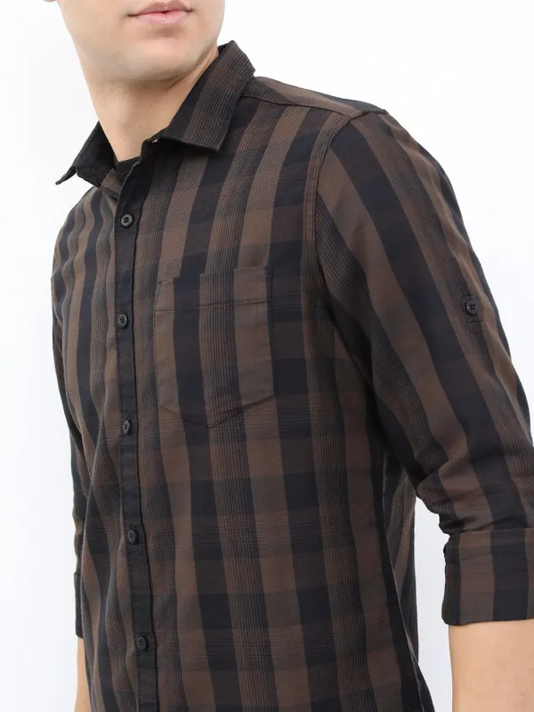  Highlander Men Brown Checked Slim Fit Casual Shirts